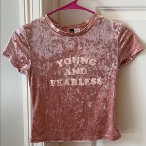 90s style velvet tee 💅🏼